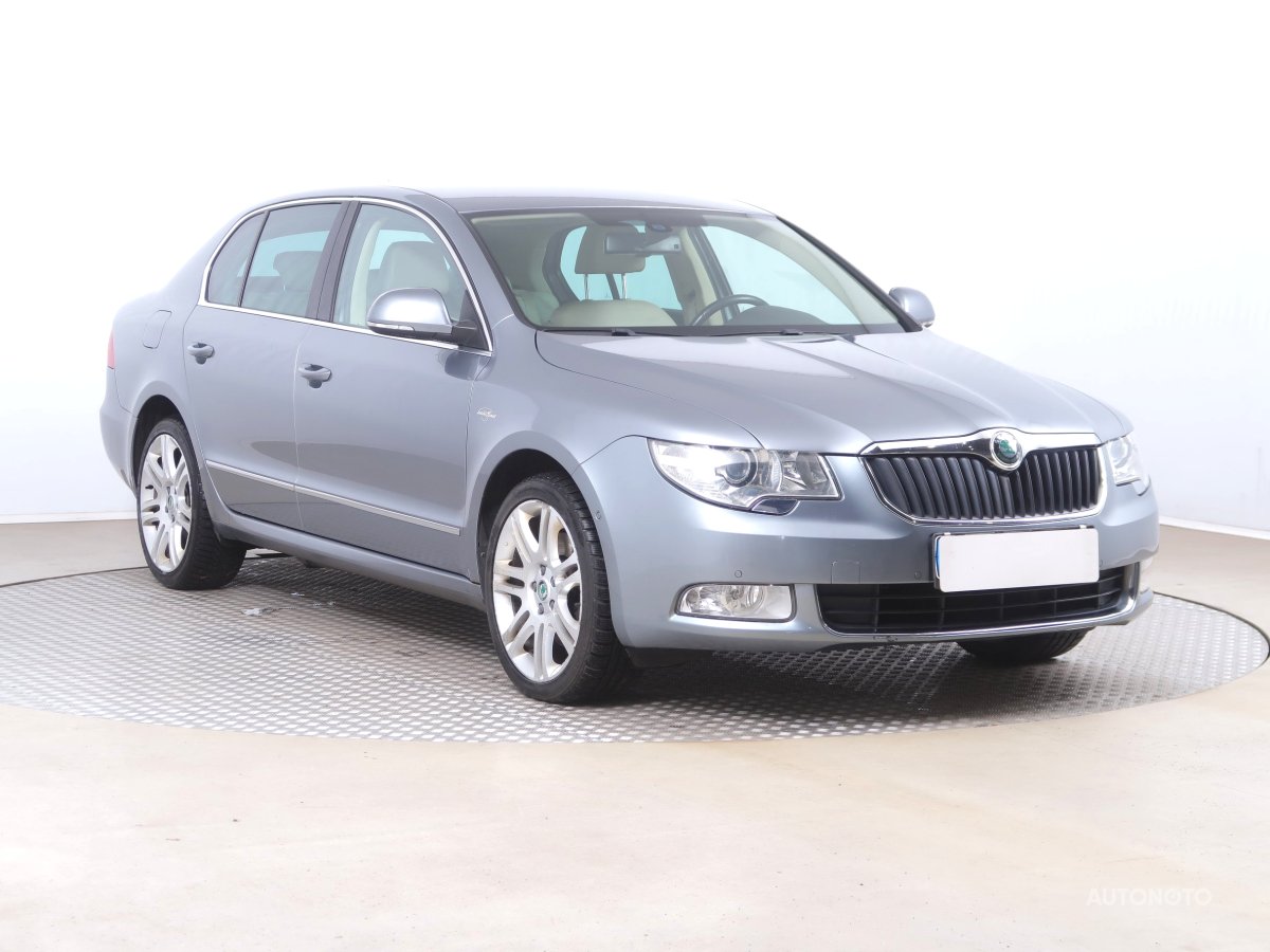 Škoda Superb, 2012 - celkový pohled