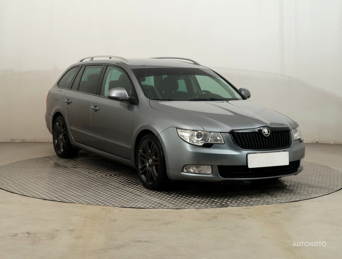 Škoda Superb, 2012 - celkový pohled