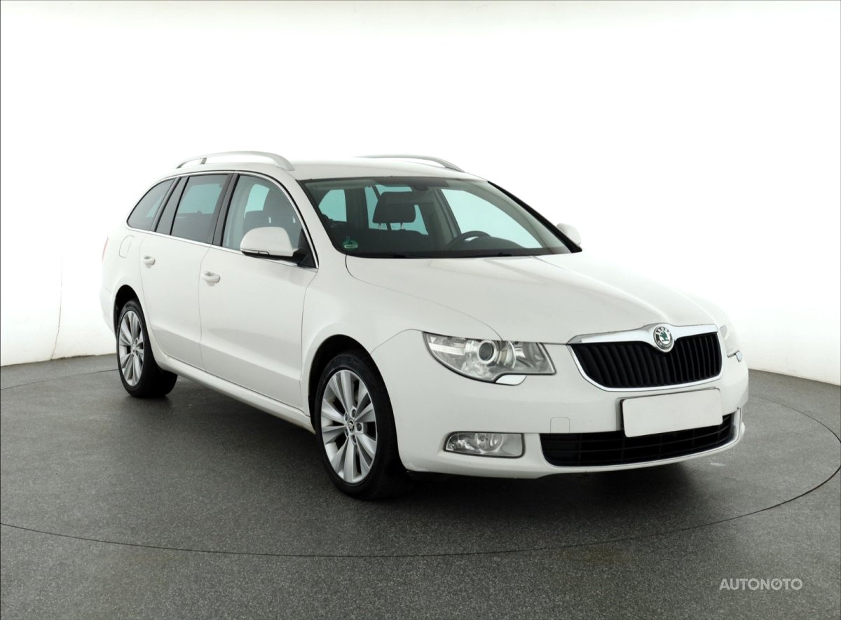 Škoda Superb, 2012 - celkový pohled