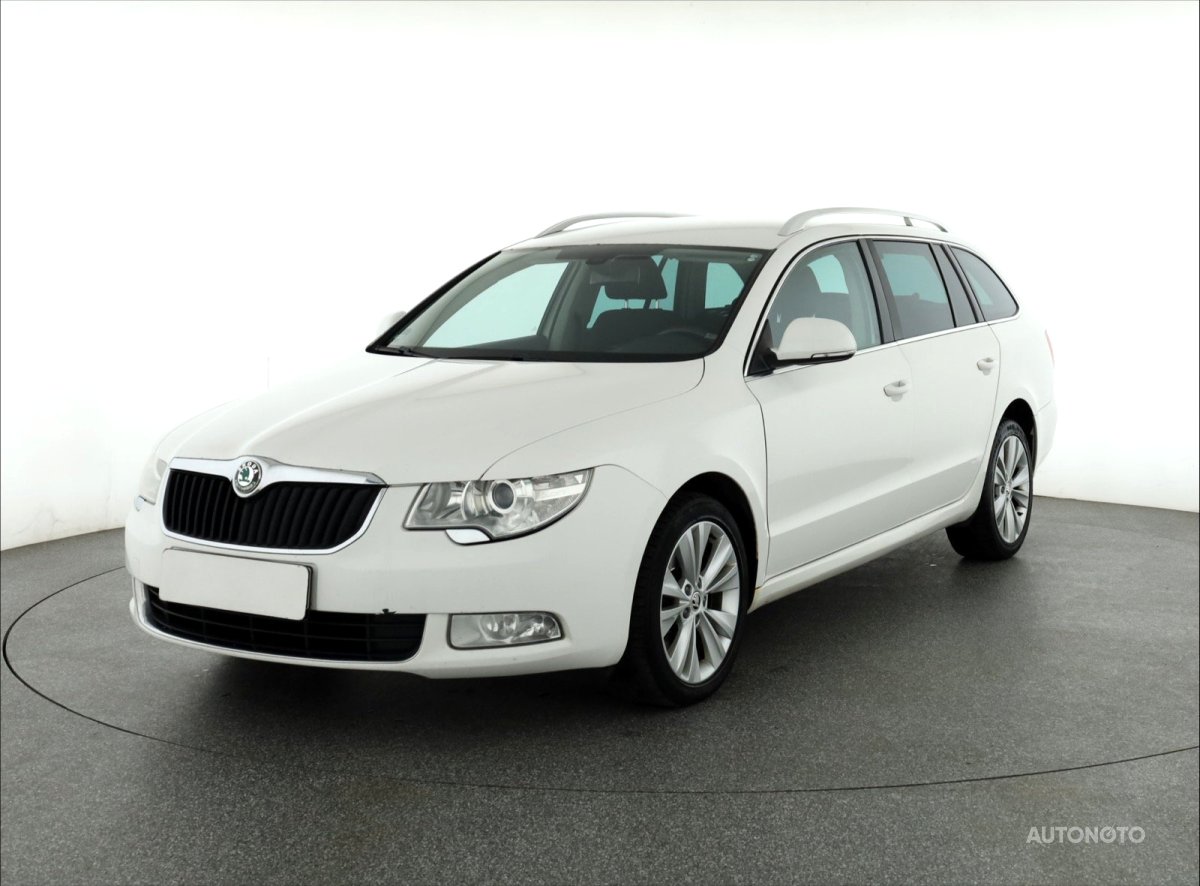 Škoda Superb, 2012 - pohled č. 3