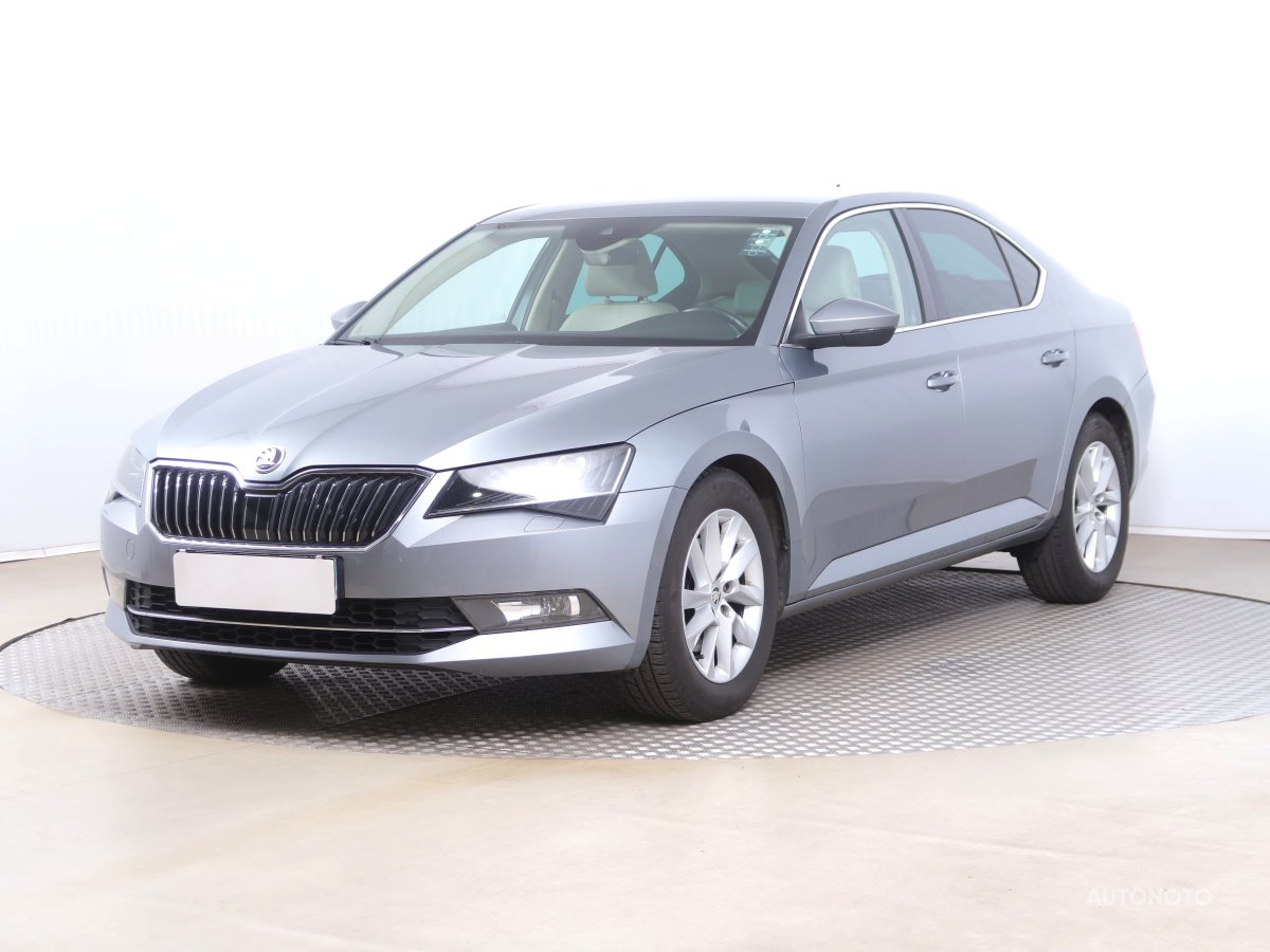 Škoda Superb, 2018 - pohled č. 3
