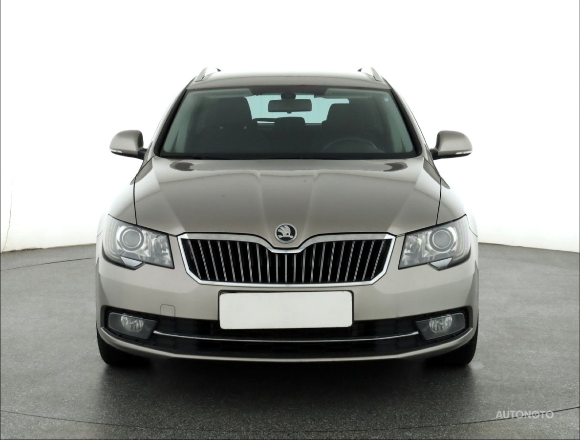 Škoda Superb, 2013 - pohled č. 2