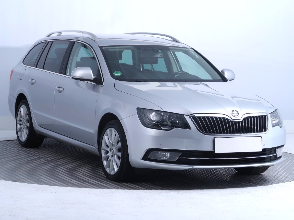 Škoda Superb, 2013 - celkový pohled