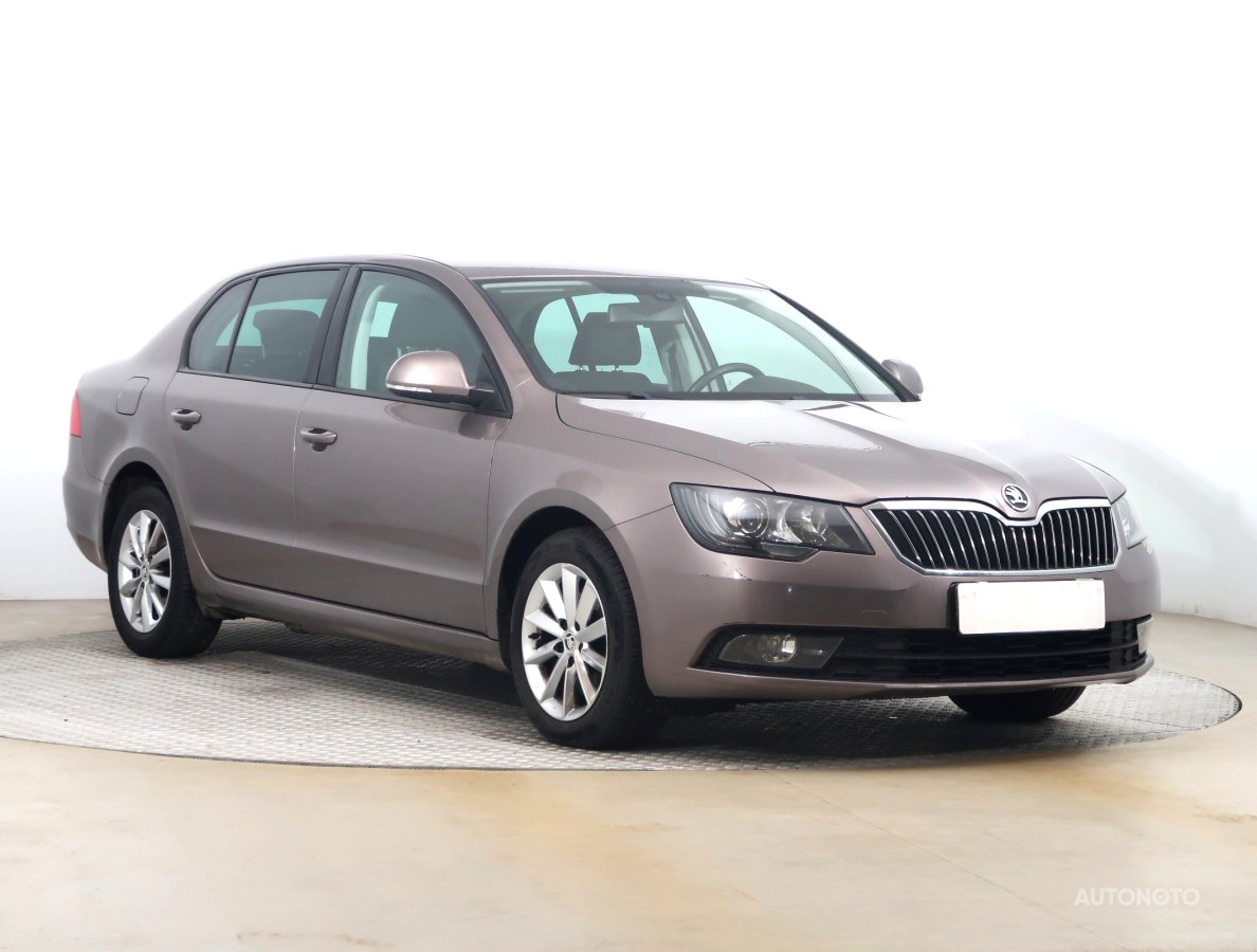 Škoda Superb, 2013 - celkový pohled