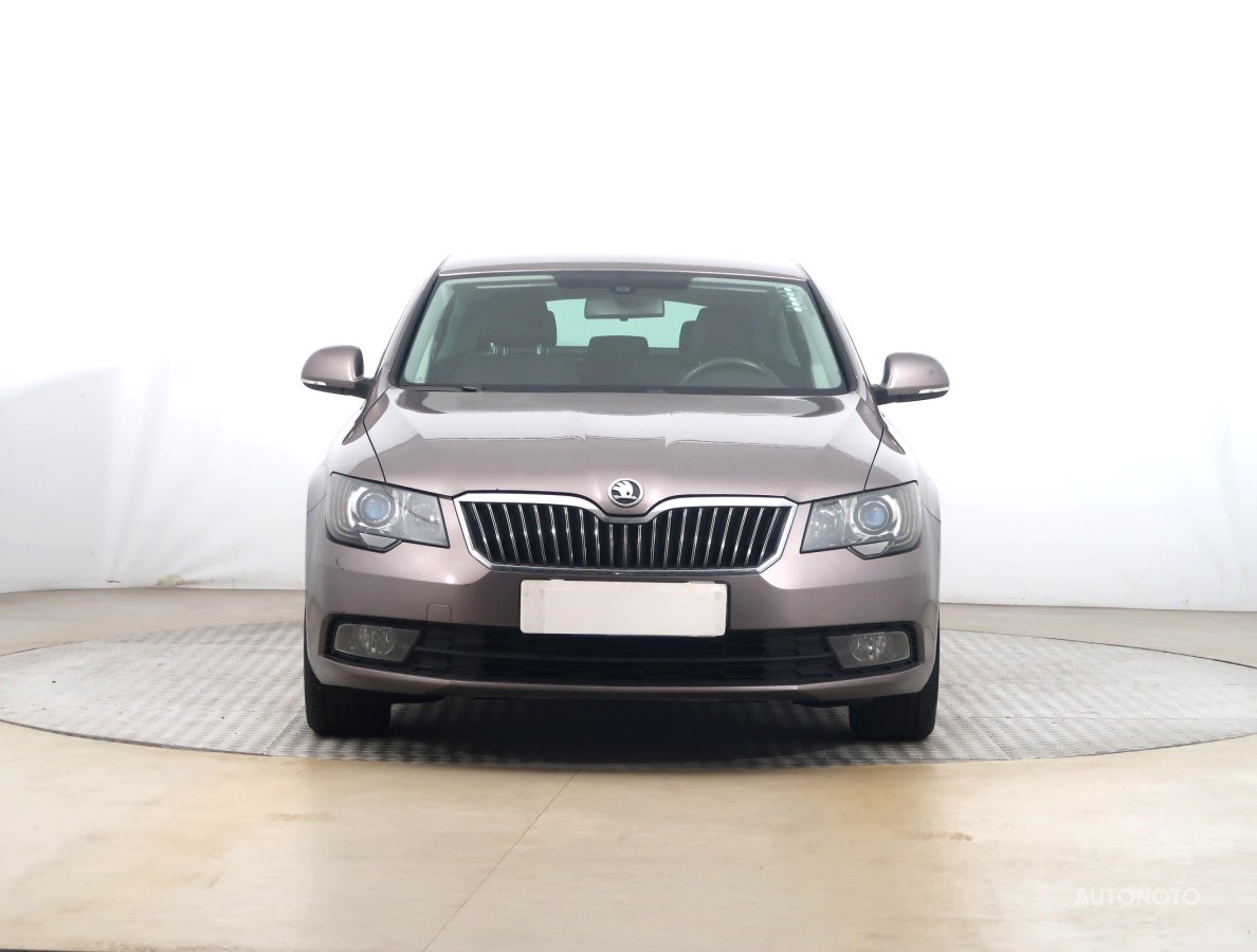 Škoda Superb, 2013 - pohled č. 2