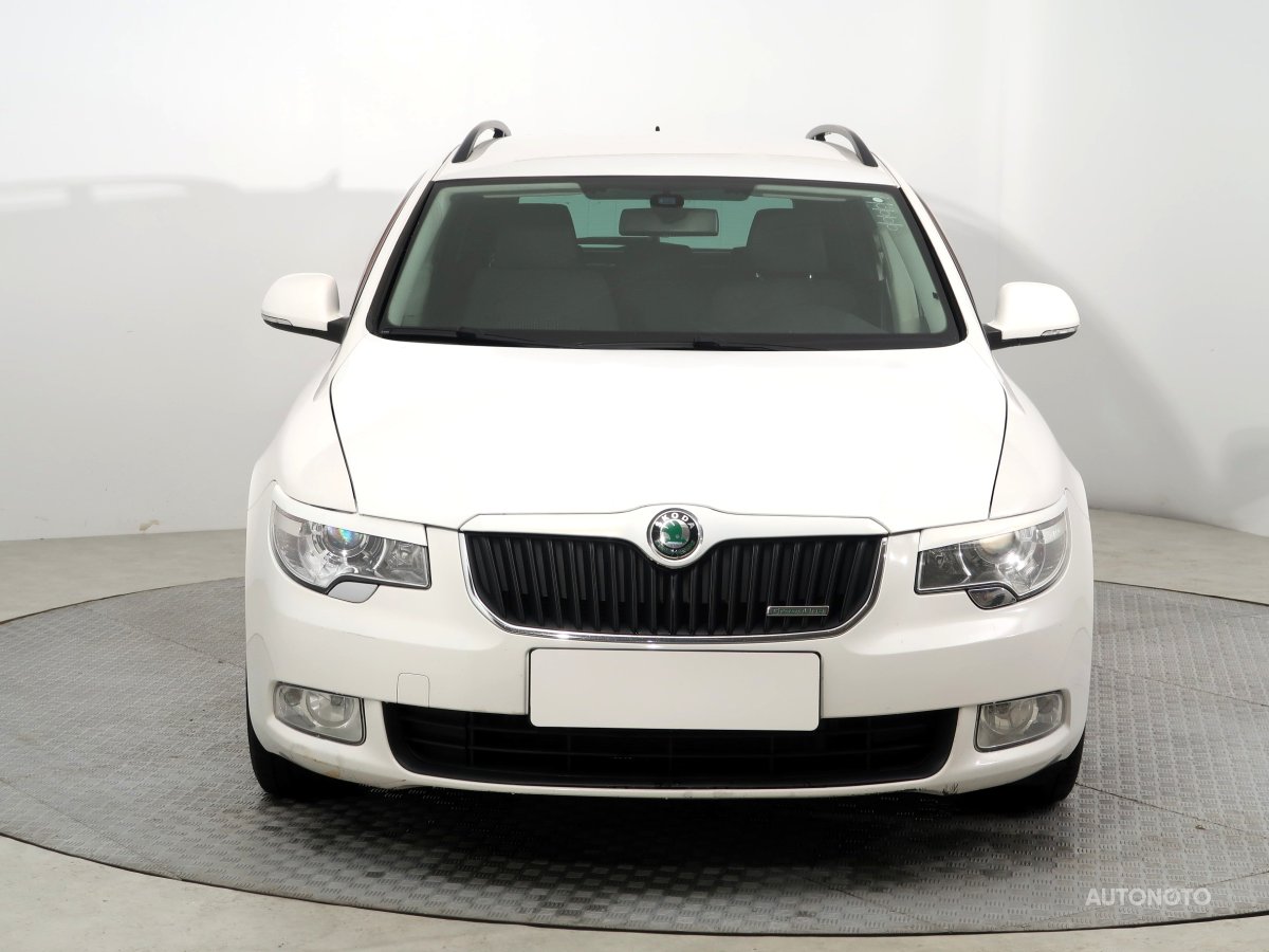 Škoda Superb, 2012 - pohled č. 2