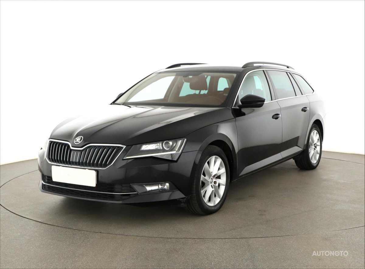 Škoda Superb, 2018 - pohled č. 3