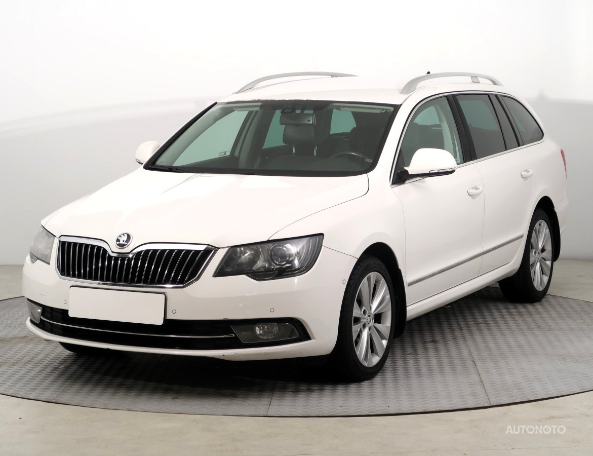 Škoda Superb, 2014 - pohled č. 3