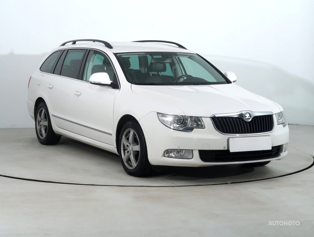 Škoda Superb, 2012 - celkový pohled