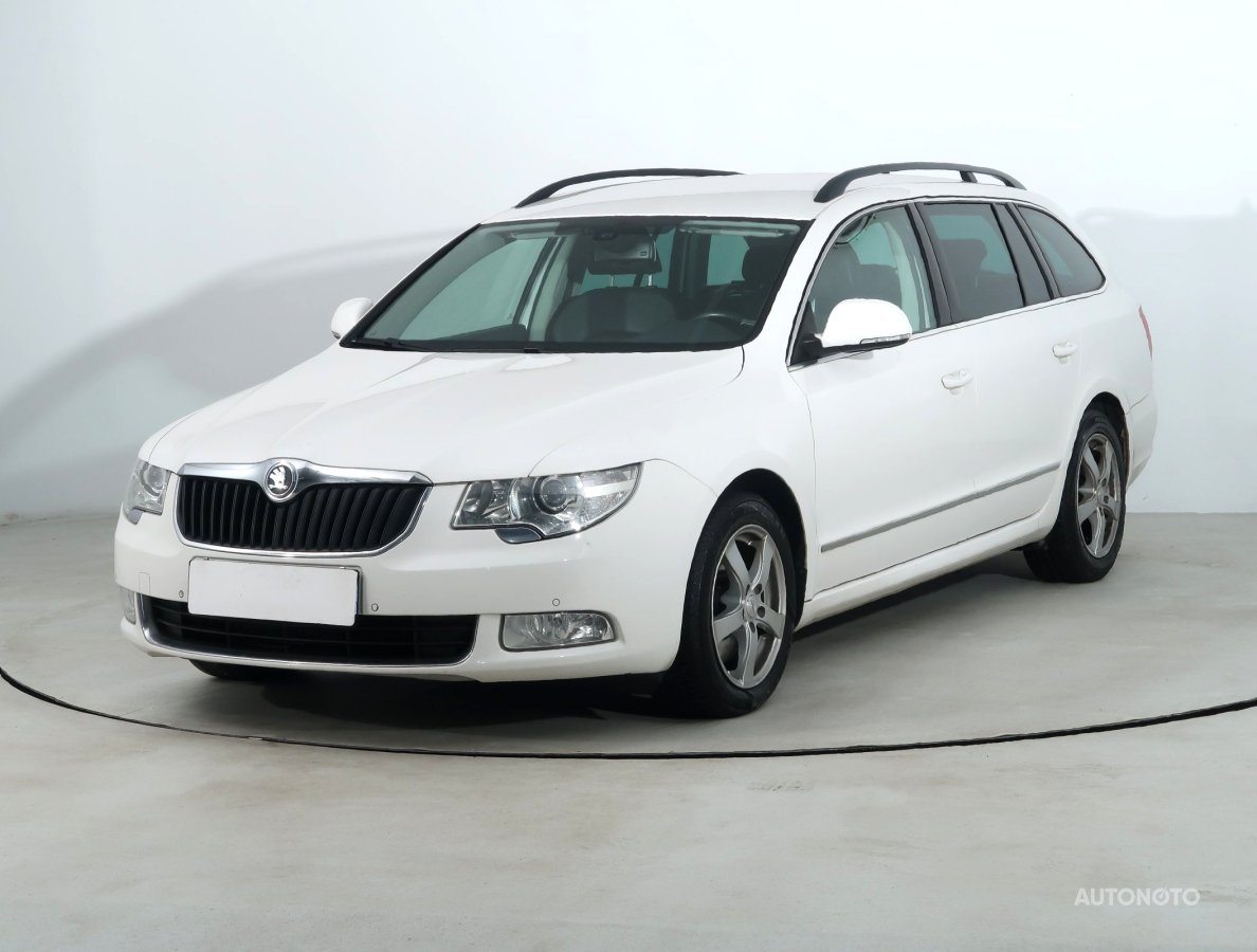 Škoda Superb, 2012 - pohled č. 3