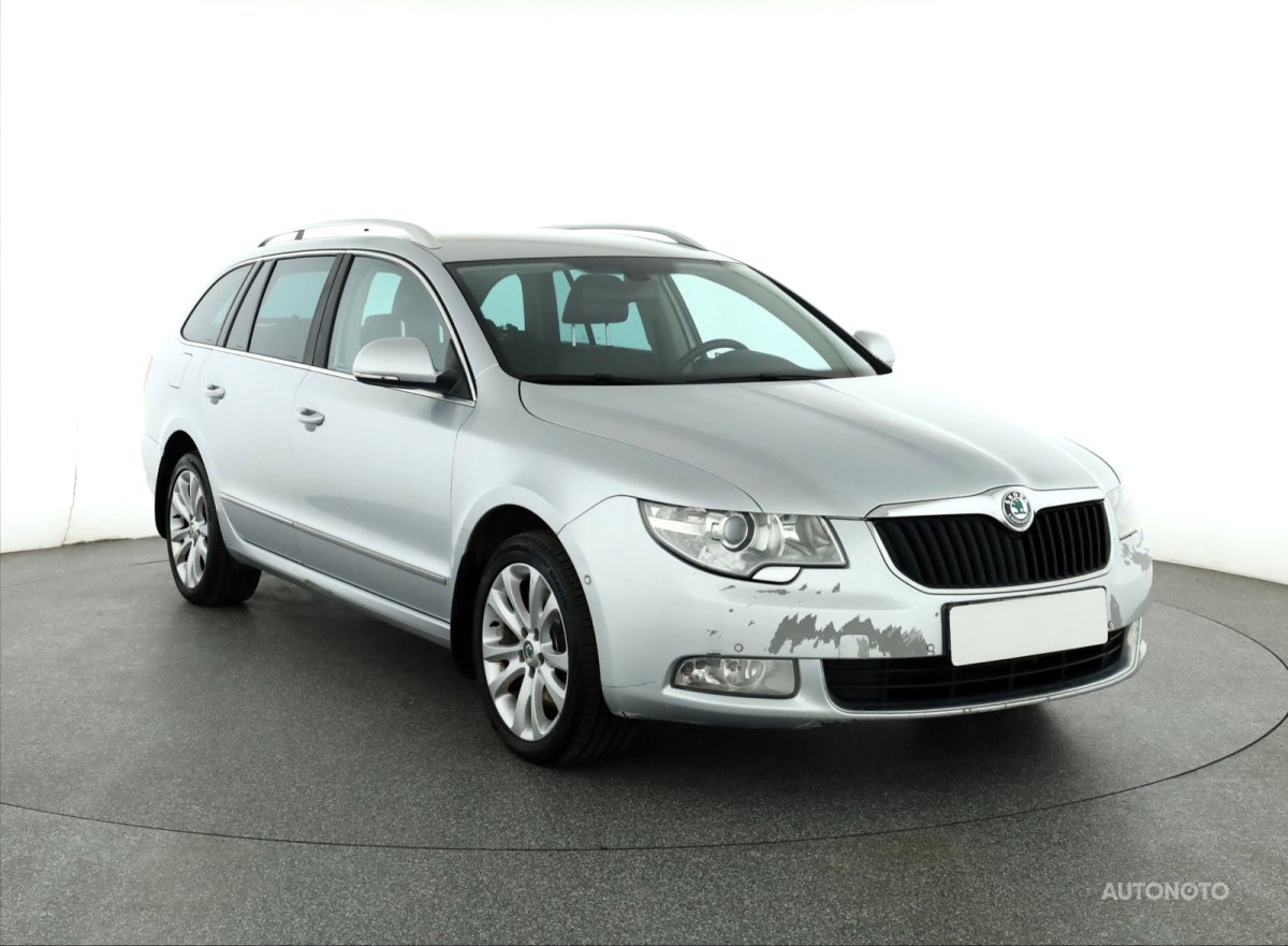 Škoda Superb, 2012 - celkový pohled