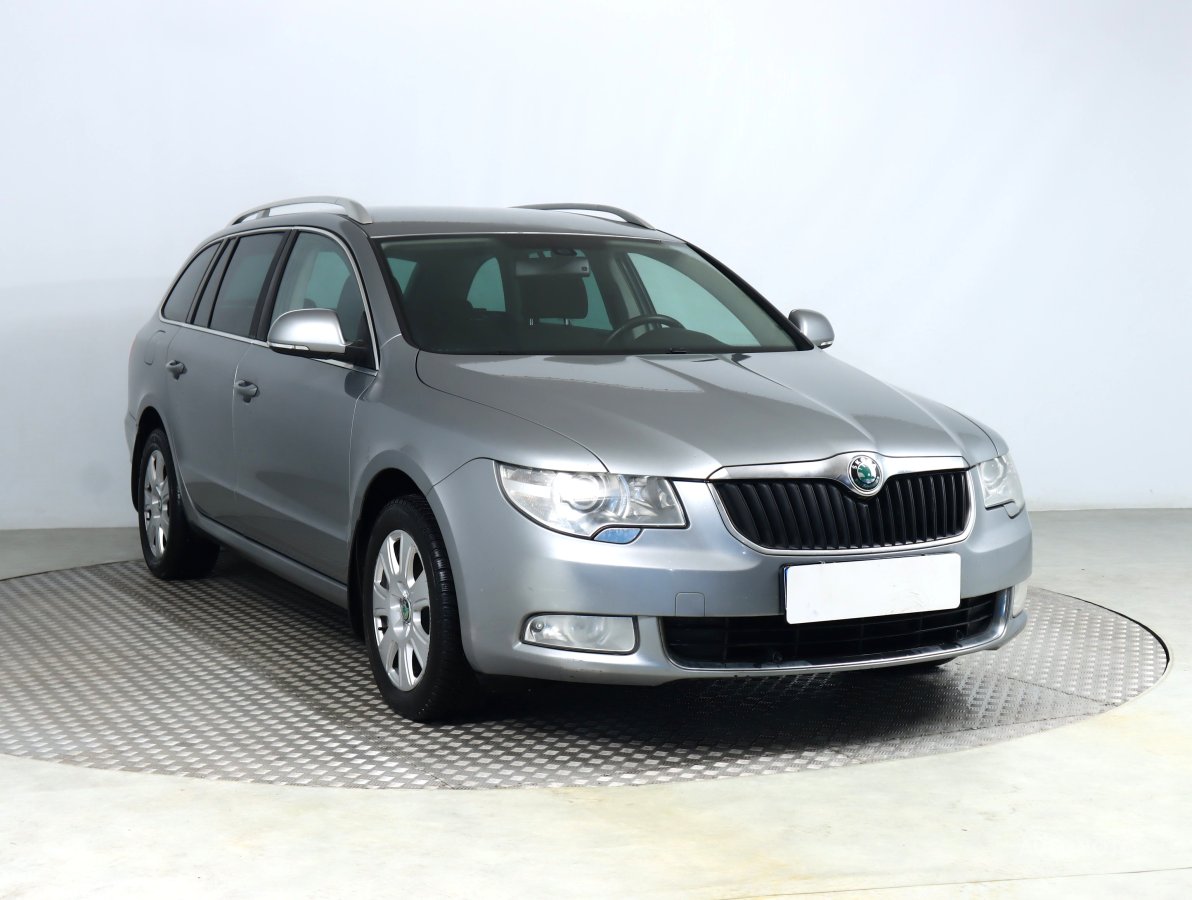 Škoda Superb, 2012 - celkový pohled