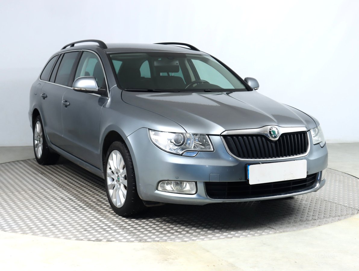 Škoda Superb, 2012 - celkový pohled