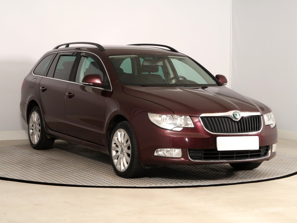Škoda Superb, 2012 - celkový pohled