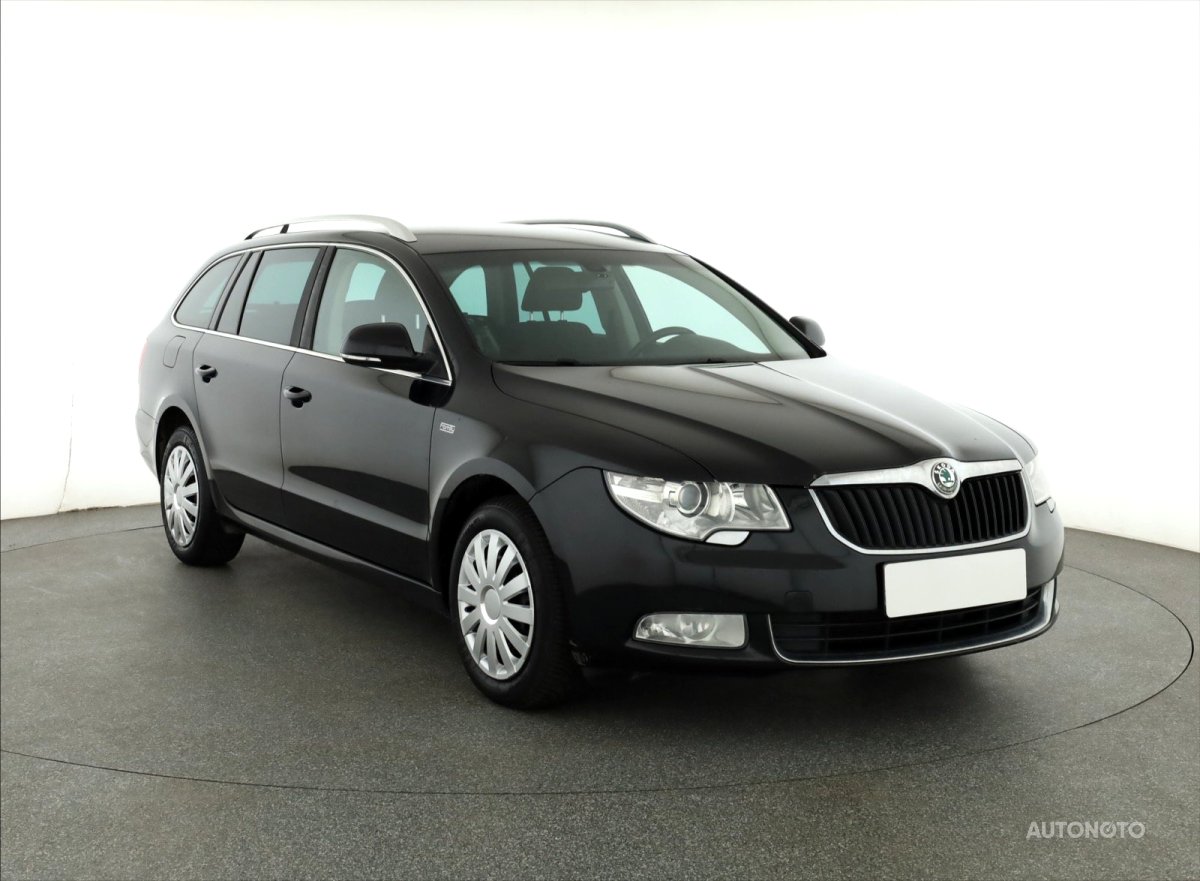 Škoda Superb, 2012 - celkový pohled