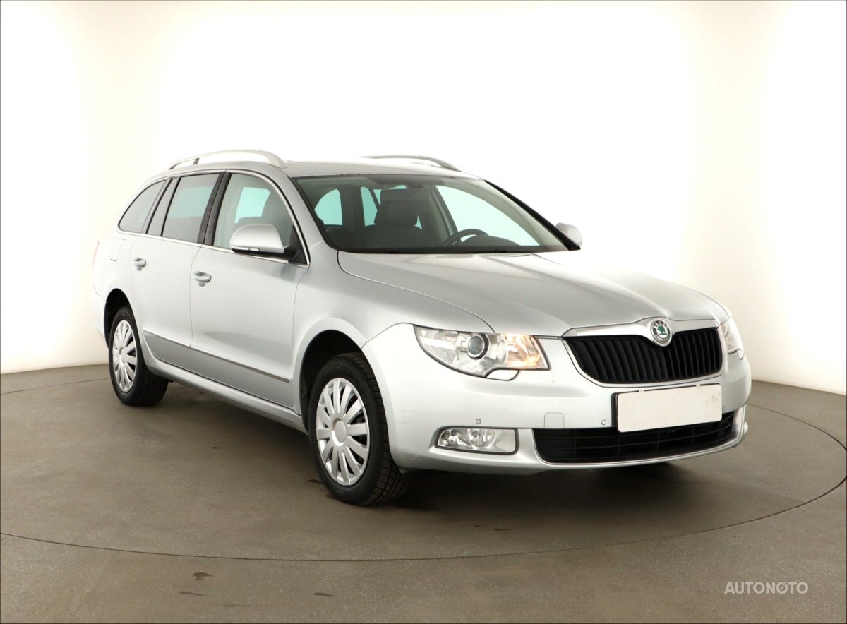 Škoda Superb, 2012 - celkový pohled