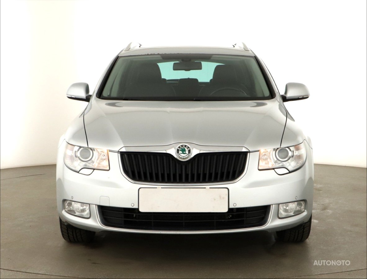 Škoda Superb, 2012 - pohled č. 2