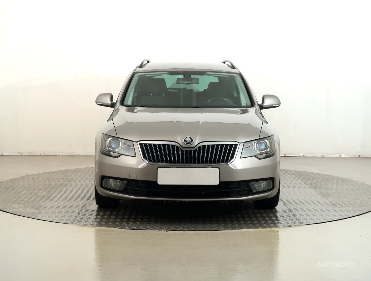 Škoda Superb, 2013 - pohled č. 2
