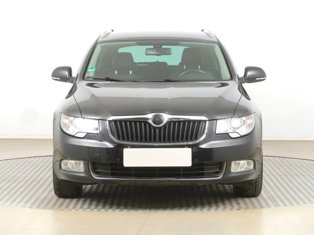 Škoda Superb, 2012 - pohled č. 2