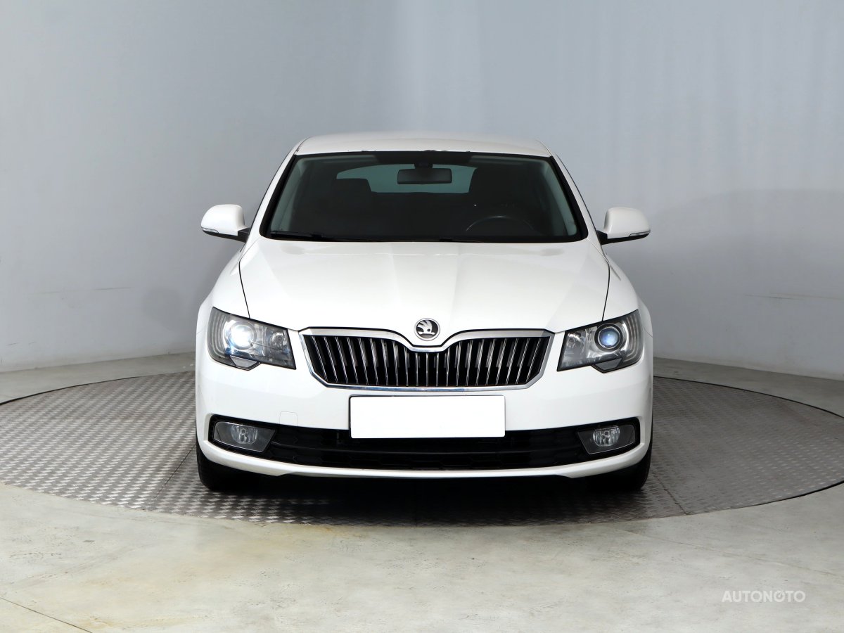 Škoda Superb, 2014 - pohled č. 2