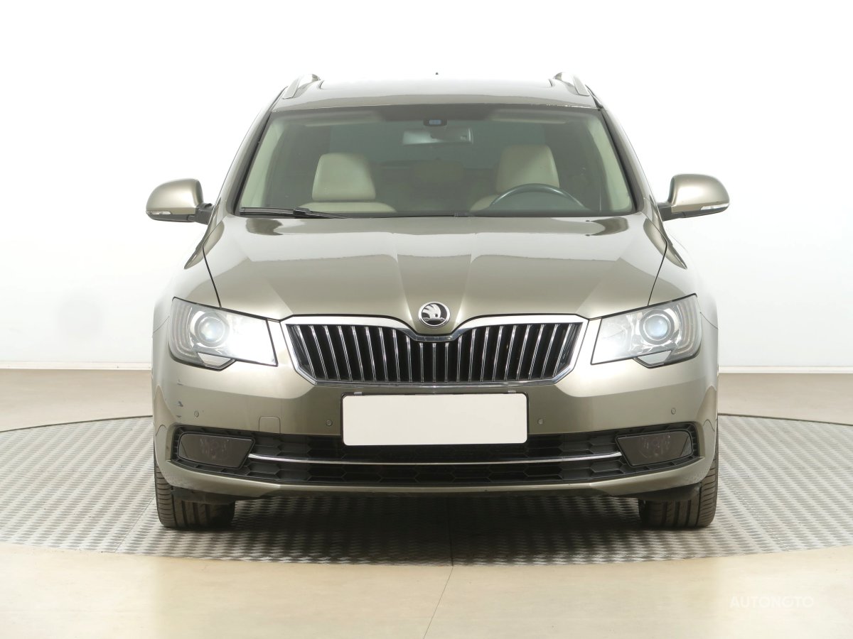 Škoda Superb, 2014 - pohled č. 2