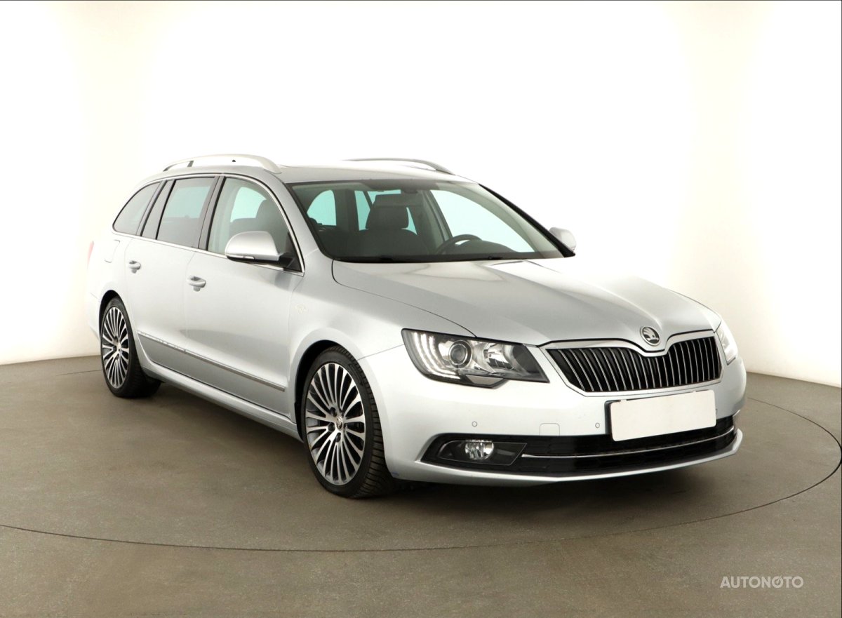 Škoda Superb, 2013 - celkový pohled