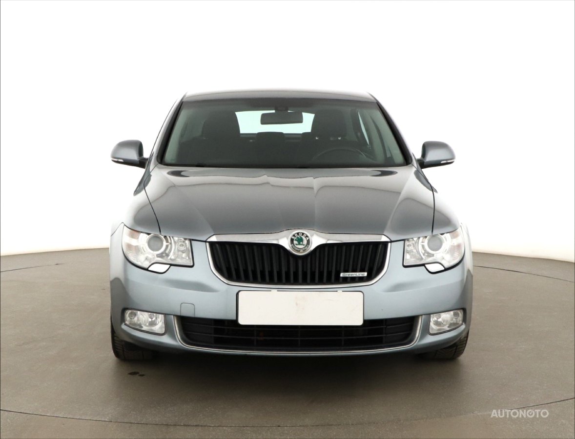 Škoda Superb, 2012 - pohled č. 2