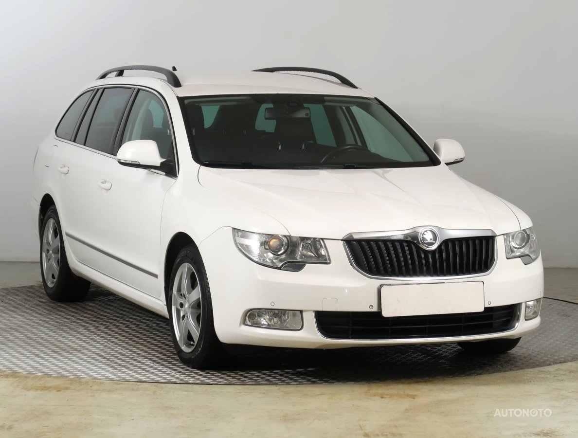 Škoda Superb, 2012 - celkový pohled