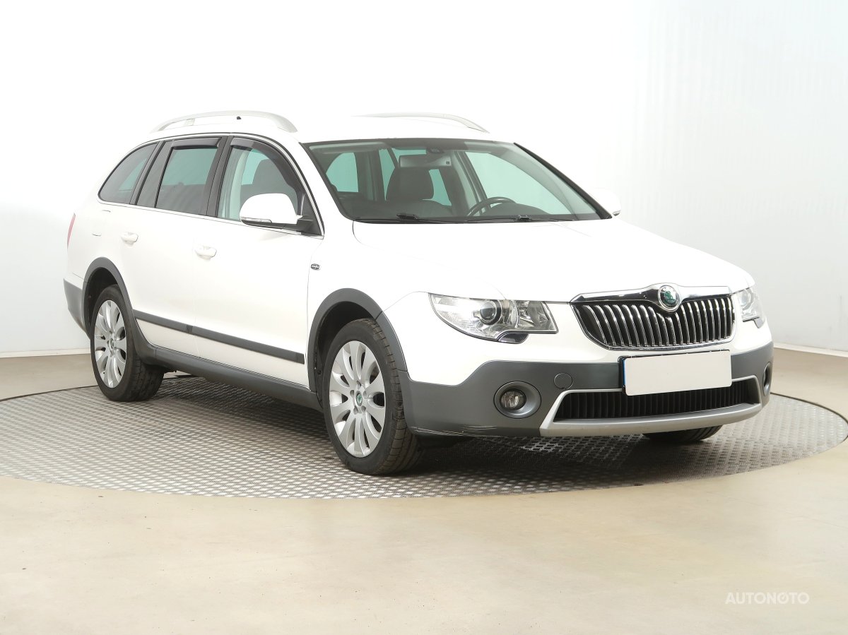 Škoda Superb, 2013 - celkový pohled