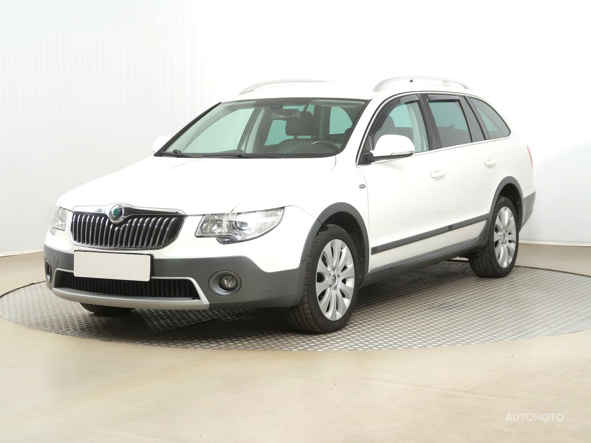 Škoda Superb, 2013 - pohled č. 3