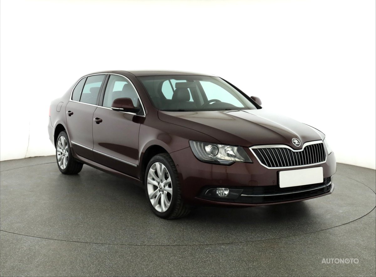 Škoda Superb, 2013 - celkový pohled