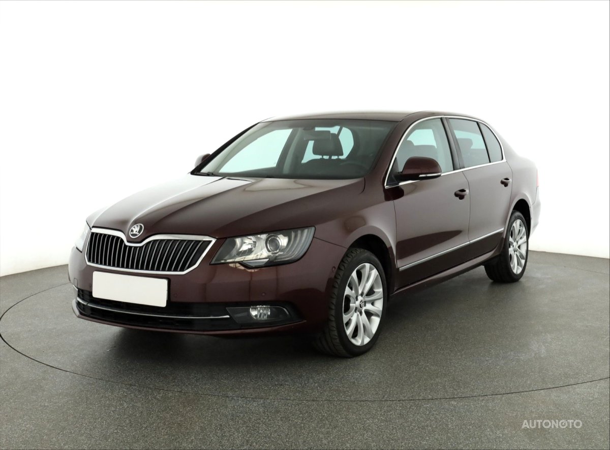 Škoda Superb, 2013 - pohled č. 3