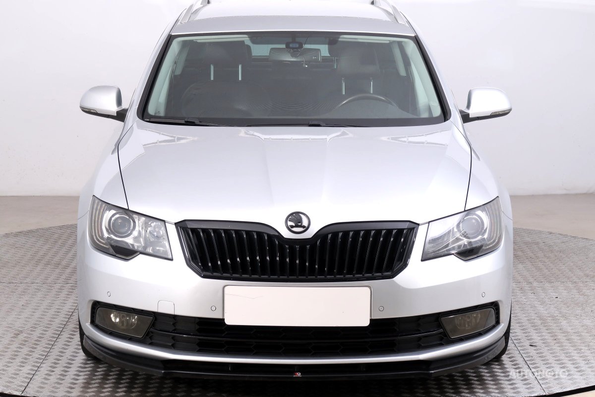 Škoda Superb, 2014 - pohled č. 2