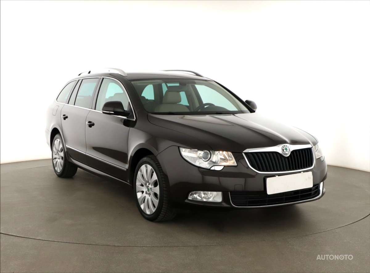 Škoda Superb, 2012 - celkový pohled