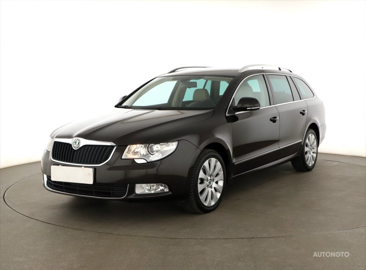 Škoda Superb, 2012 - pohled č. 3