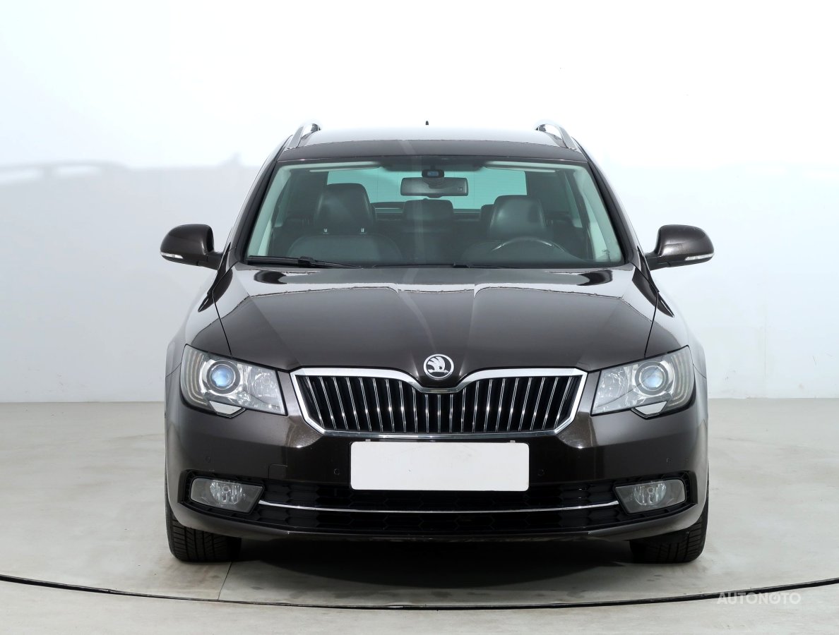 Škoda Superb, 2013 - pohled č. 2