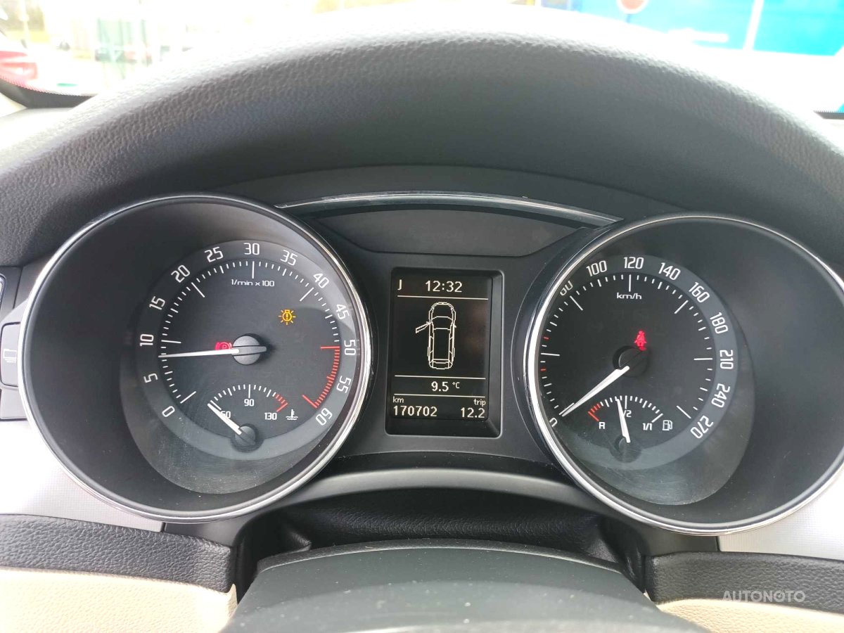 Škoda Superb, 2013 - pohled č. 3