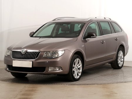 Škoda Superb, 2011 - pohled č. 3