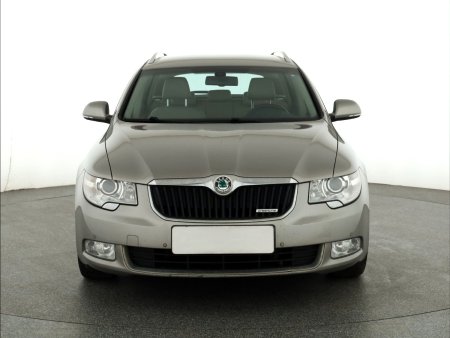 Škoda Superb, 2012 - pohled č. 2