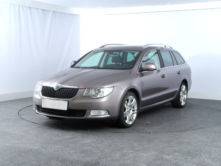 Škoda Superb, 2011 - pohled č. 3