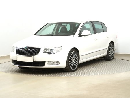 Škoda Superb, 2012 - pohled č. 3