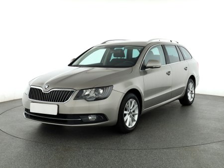 Škoda Superb, 2013 - pohled č. 3