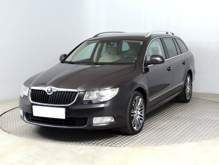Škoda Superb, 2011 - pohled č. 3