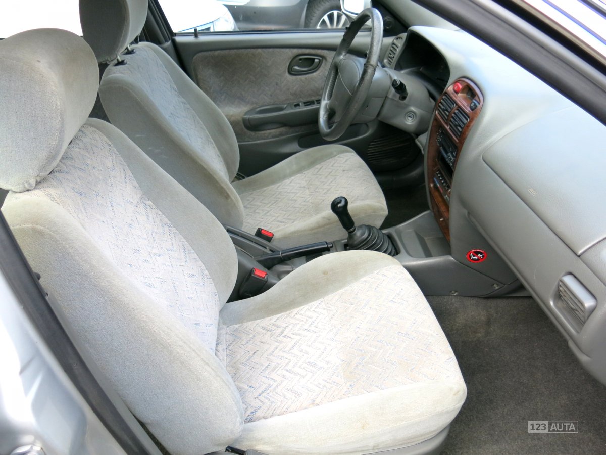 Suzuki Baleno, 2000 - pohled č. 12