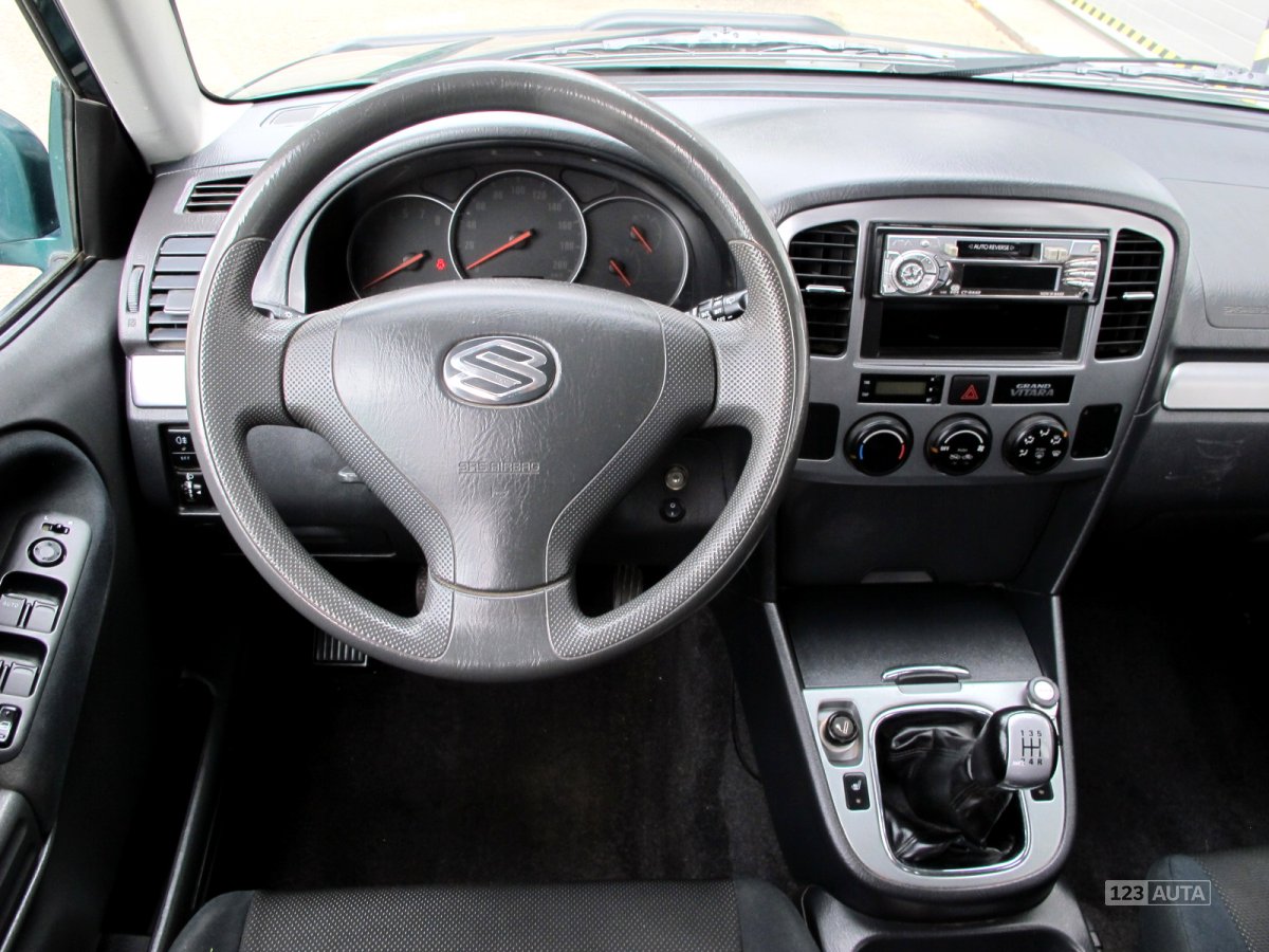 Suzuki Grand Vitara, 2004 - pohled č. 9