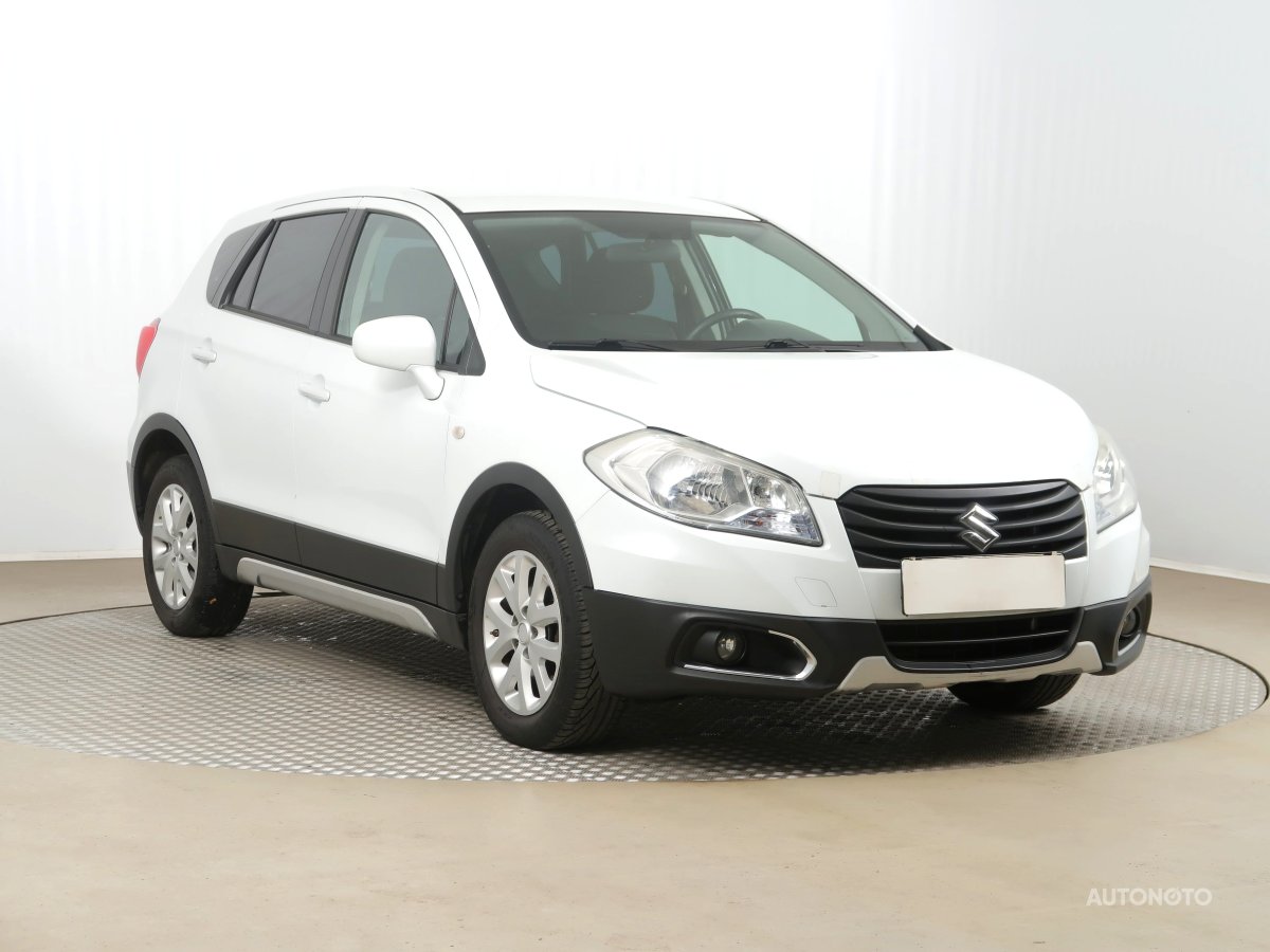 Suzuki SX4 S-Cross, 2014 - celkový pohled