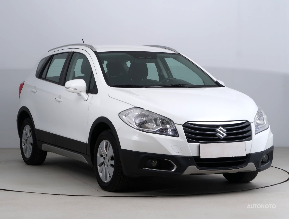 Suzuki SX4 S-Cross, 2015 - celkový pohled
