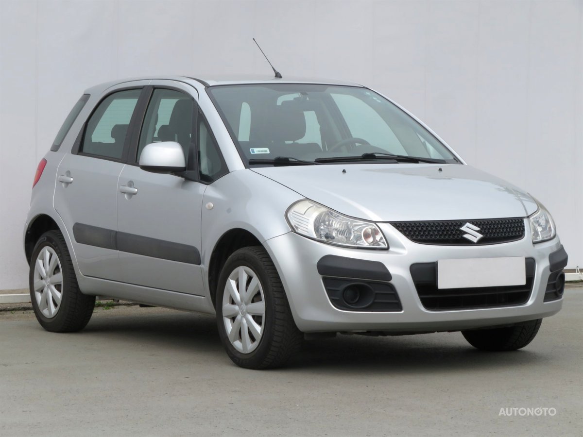 Suzuki SX4, 2012 - celkový pohled
