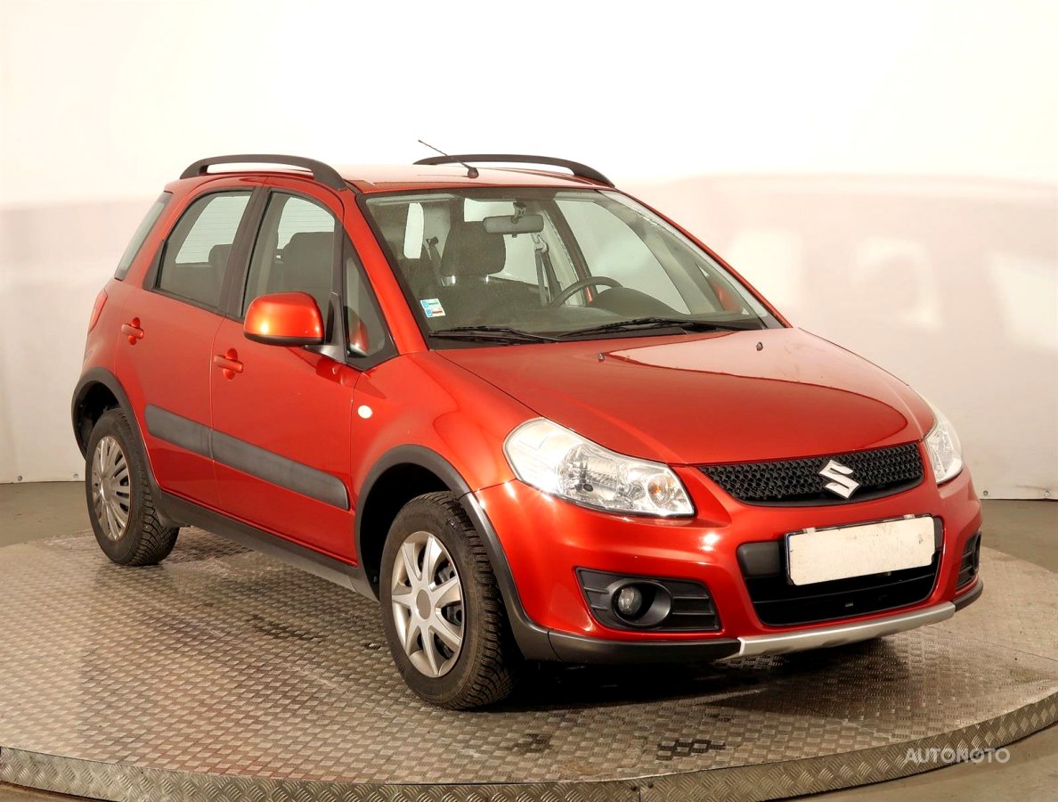 Suzuki SX4, 2013 - celkový pohled