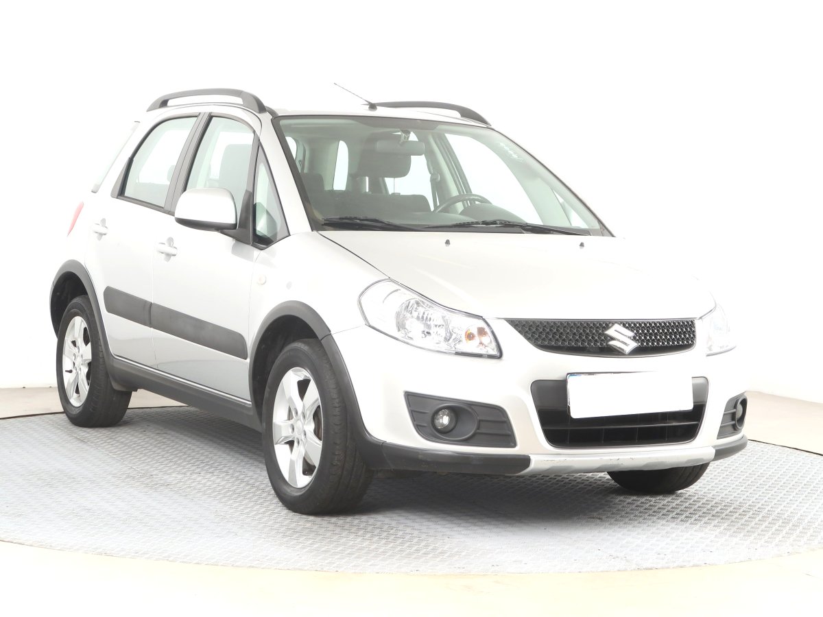 Suzuki SX4, 2011 - celkový pohled